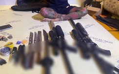 Đồng Nai: Nhân viên massage tàng trữ 2 khẩu súng, 200 viên đạn cùng nhiều "hàng nóng"