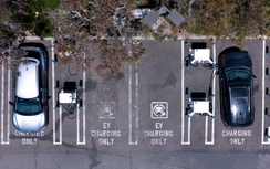 Lo ngại thị trường xe điện lao dốc khi Mỹ dừng trợ cấp