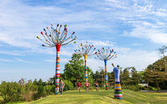 Art In The Forest: Hành trình 10 năm phiêu du với nghệ thuật đương đại của Flamingo