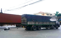 Va chạm với xe tải, hai anh em đi xe máy thương vong tại Hải Phòng