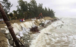 Mưa trắng trời, nhiều tuyến đường ngập sâu, Đà Nẵng sơ tán gần 400 hộ dân