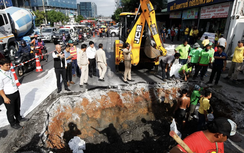 Thủ tướng Thái Lan cam kết điều tra minh bạch, độc lập vụ sụt hố tử thần ở Bangkok