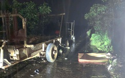 Va chạm với xe công nông, hai thanh niên thương vong