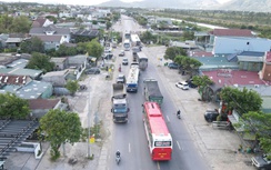 Phân luồng, hạn chế xe tải trọng lớn trên quốc lộ 1 tránh ùn tắc do sửa chữa 2 cây cầu