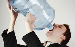 Phát hiện suy tuyến yên vì nhu cầu bất thường uống 10 lít nước/ngày