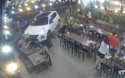 Ô tô lao thẳng vào quán nhậu ở Gia Lai, một người tử vong