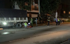 TP.HCM: Xe máy tông đuôi xe tải, người đàn ông tử vong tại chỗ