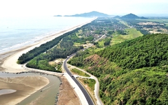 Hà Tĩnh: Cảnh báo những công trình ven biển thiếu sức chống chọi với bão