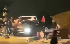 Nghệ An: Người đàn ông lao xe vào đám đông khiến hai người bị thương