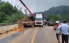 Tai nạn giữa hai xe tải, cao tốc La Sơn - Hòa Liên ách tắc hơn 2 giờ