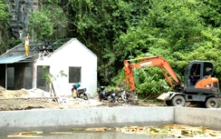 Ninh Bình "xóa sổ" công trình trái phép trong vùng Di sản Tràng An