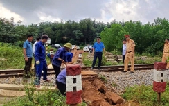 Nhiều tỉnh, thành miền Trung tích cực đóng lối đi tự mở qua đường sắt