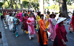 Diễu hành áo dài quy mô lớn khép lại Lễ hội Áo dài Du lịch Hà Nội 2025