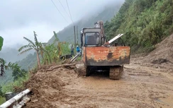 Nỗ lực thông xe quốc lộ 24 qua đèo Vi Ô Lắk sau sạt lở núi