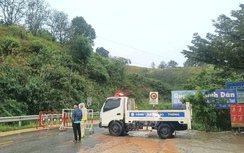 Phong tỏa đèo Ngoạn Mục do xuất hiện 10 điểm sạt lở