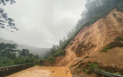 Huế: Mưa lớn kết hợp thủy điện xả lũ, nước lũ lên nhanh khiến giao thông bị chia cắt