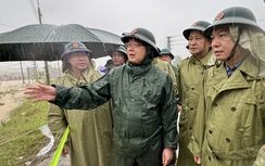 Phó Thủ tướng Hồ Quốc Dũng: Khẩn cấp sơ tán người dân, huy động thêm ca nô trước lũ dữ