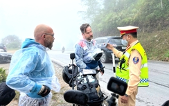 CSGT Tuyên Quang đảm bảo ATGT cho du khách mùa tam giác mạch