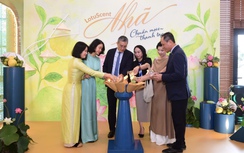 Vietnam Airlines “kể chuyện bằng hương sen” trên hành trình bay