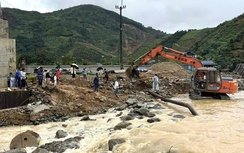 Cập nhật trưa 23/11: Mưa lũ miền Trung làm 102 người chết và mất tích