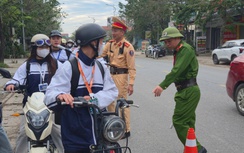 Cảnh sát giao thông Thái Nguyên xử lý nhiều học sinh vi phạm trong đợt cao điểm