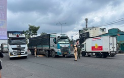 TP.HCM: Xe tải va chạm xe máy, 2 người thương vong