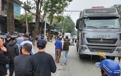 Xe đầu kéo va chạm xe đạp điện, cụ ông 79 tuổi tử vong khi đi khám bệnh về