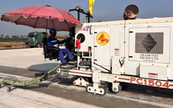 Cienco4 tiên phong làm chủ công nghệ thi công tạo nhám mặt đường băng