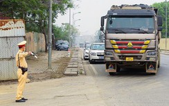 Quyết liệt xử lý xe quá khổ, quá tải làm rơi vãi vật liệu ra đường