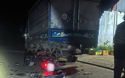 Gia Lai: Tông vào đuôi xe tải trên đường, 3 người tử vong
