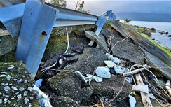 Tuyến đường du lịch ở Huế nứt toác, tạo hàm ếch gây nguy hiểm cho người đi đường