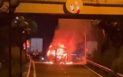 Đồng Nai: Cháy xe cứu thương trên cao tốc khiến 3 người tử vong