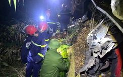 Xe tải rơi xuống vực sâu khoảng 100m ở Lào Cai, lái xe tử vong trong cabin