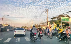 Cà Mau: Thay mới nhiều đèn báo hiệu đường bộ, đảm bảo an toàn các nút giao