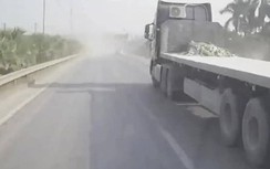 Ô tô 16 chỗ tông xe vệ sinh môi trường trên cao tốc Hà Nội - Thái Nguyên