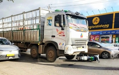 Đắk Lắk: Ô tô tải va chạm xe máy khiến một phụ nữ tử vong thương tâm