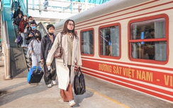 Tàu kín chỗ, Ga Hà Nội vẫn thông thoáng trước tết Dương lịch 2026