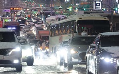Tuyết đầu mùa khiến giao thông Seoul rối loạn