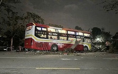 Xe giường nằm bất ngờ lao lên vỉa hè tại Đồng Tháp, hai người tử vong thương tâm