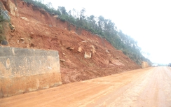 Hoàn thành khắc phục sạt lở đường ven biển Hà Tĩnh, phương tiện được lưu thông trở lại 