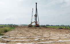 Thiếu cát đắp nền đường, cao tốc Châu Đốc - Cần Thơ - Sóc Trăng chậm tiến độ