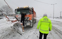 Bão tuyết lịch sử phong tỏa hơn 2 nghìn tuyến đường tại Thổ Nhĩ Kỳ
