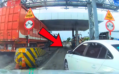 Tài xế gây bức xúc vì vượt ẩu, chen lấn trước cửa trạm thu phí