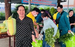 TP.HCM: Người dân phấn khởi trải nghiệm dịch vụ 0 đồng tại ngày hội nghĩa tình