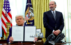 Doanh nghiệp Mỹ như "ngồi trên đống lửa"