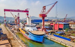 Nhiều đơn hàng lớn, đóng tàu lo làm không hết việc