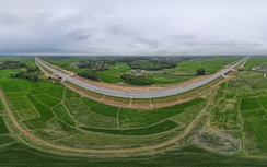 Ngắm cao tốc qua Hà Tĩnh sắp thông tuyến chính