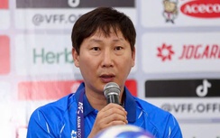 HLV Kim Sang-sik báo tin vui về Quả bóng Vàng Việt Nam trước trận gặp Lào