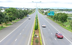 Lâm Đồng: Đề xuất làm đường gom, ngăn tình trạng phá rào cao tốc