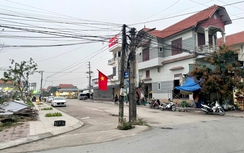 Quảng Ninh: Loạt cột điện án ngữ nhiều tuyến đường mới mở